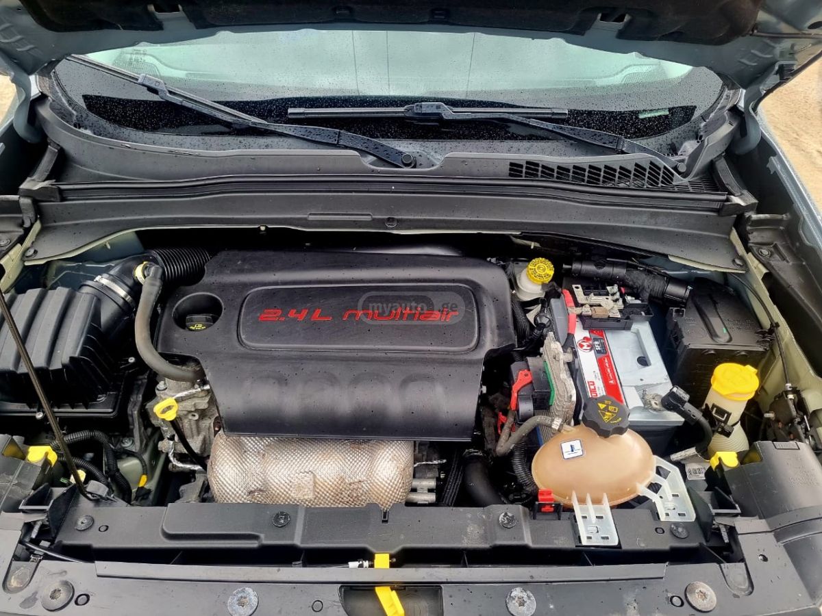 Jeep Renegade - фото 7