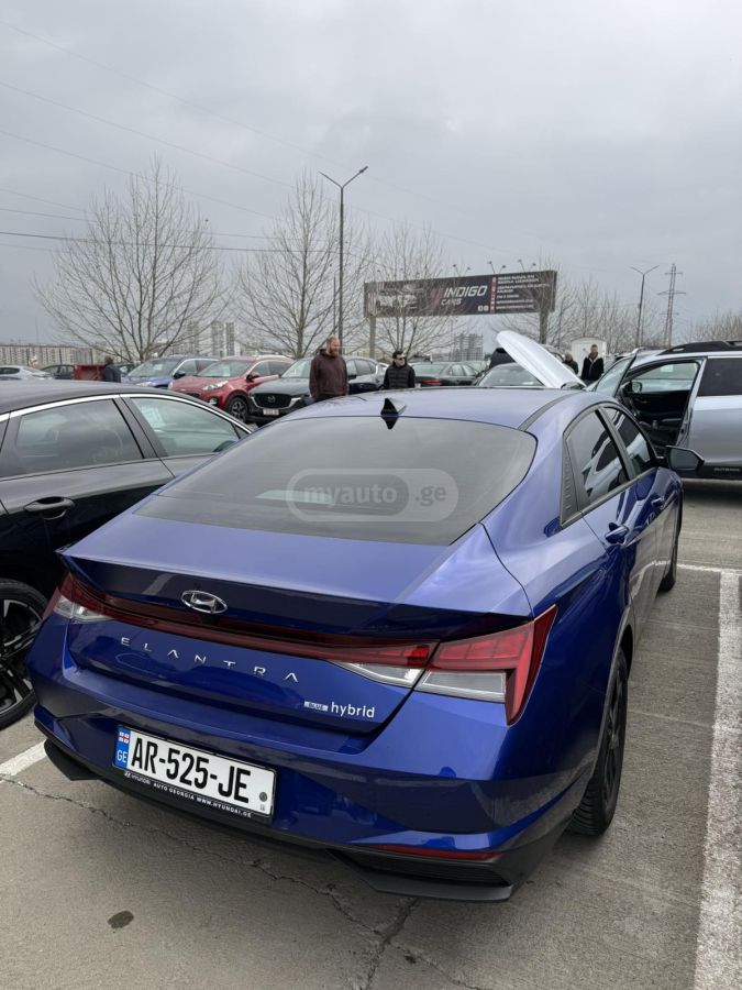 Hyundai Elantra - фото 5