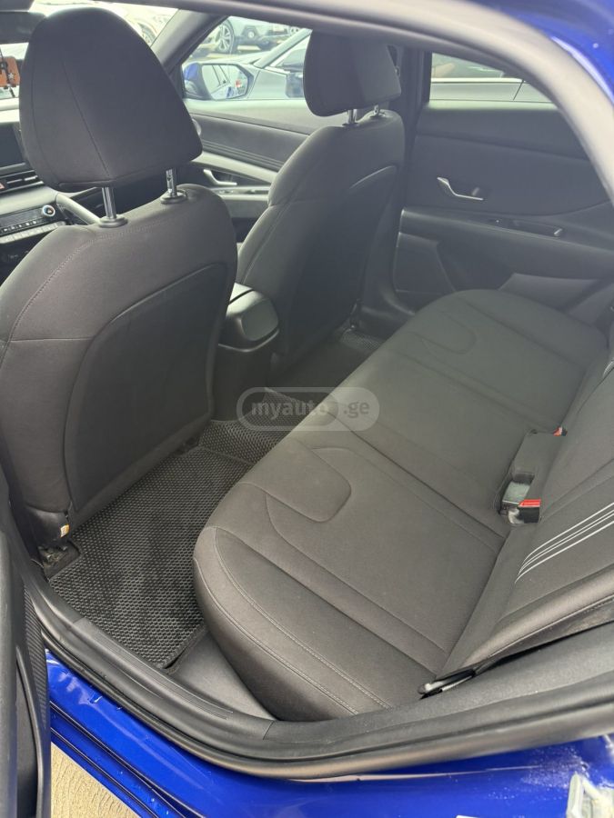 Hyundai Elantra - фото 7