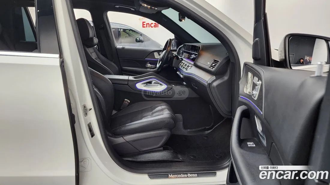 Mercedes-Benz GLS 63 AMG - фото 11