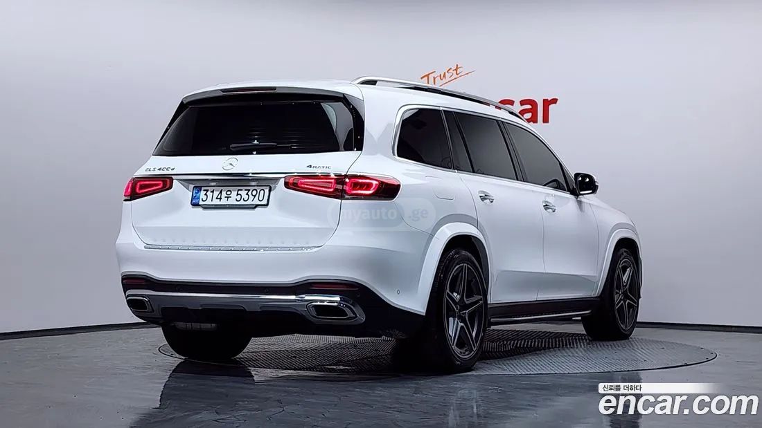 Mercedes-Benz GLS 63 AMG - фото 2