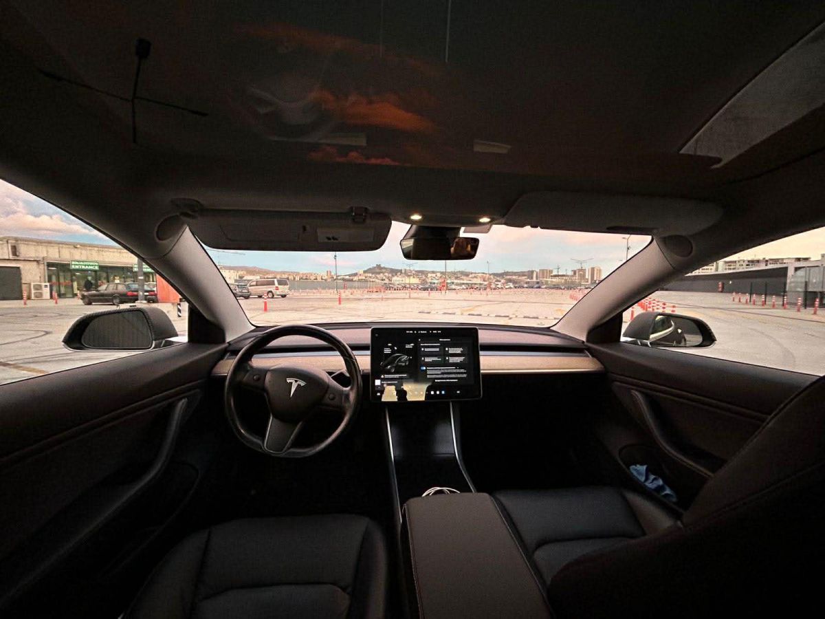 Tesla Model 3 - фото 11