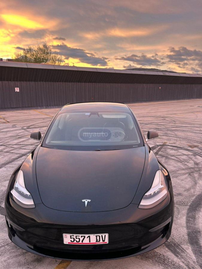 Tesla Model 3 - фото 2