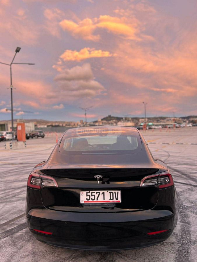 Tesla Model 3 - фото 4