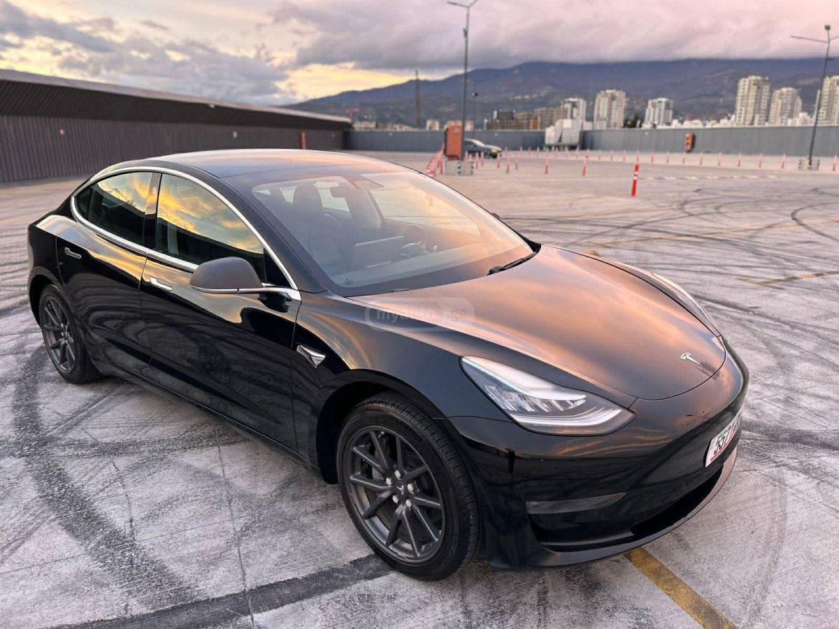 Tesla Model 3 - фото 5