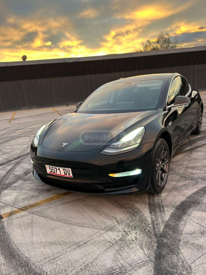 Tesla Model 3 - фото 6