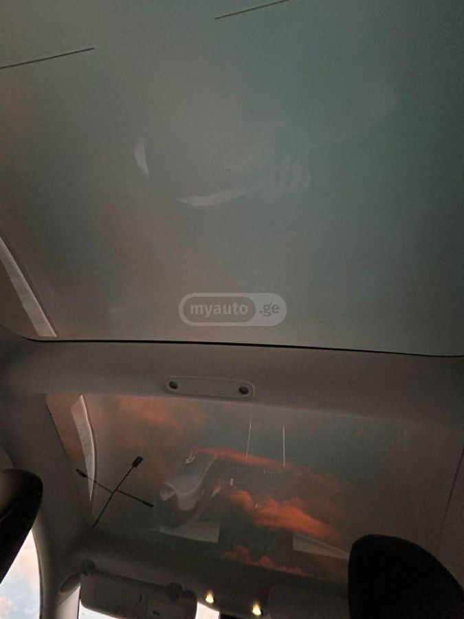 Tesla Model 3 - фото 8