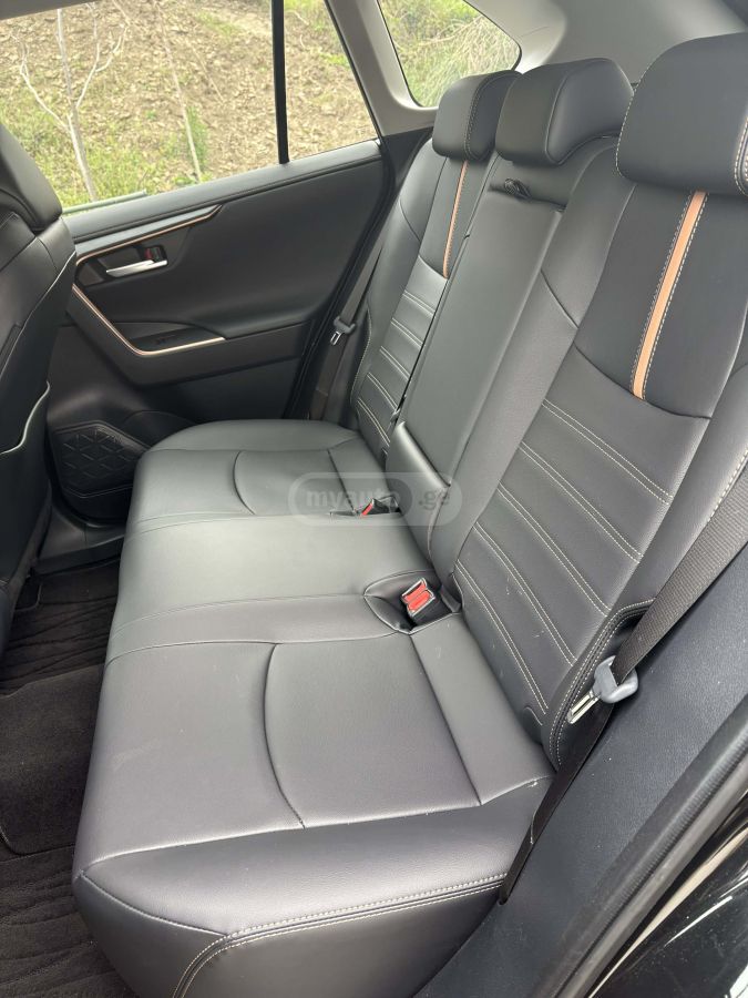 Toyota RAV 4 - фото 3