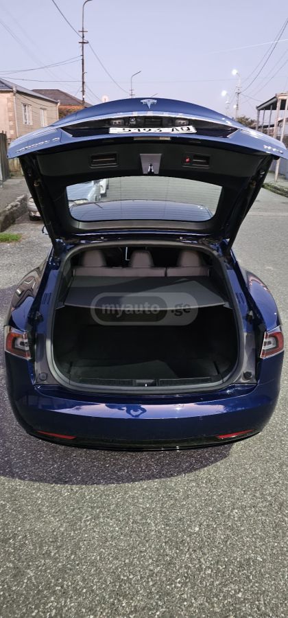 Tesla Model S - фото 8