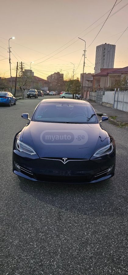 Tesla Model S - фото 9