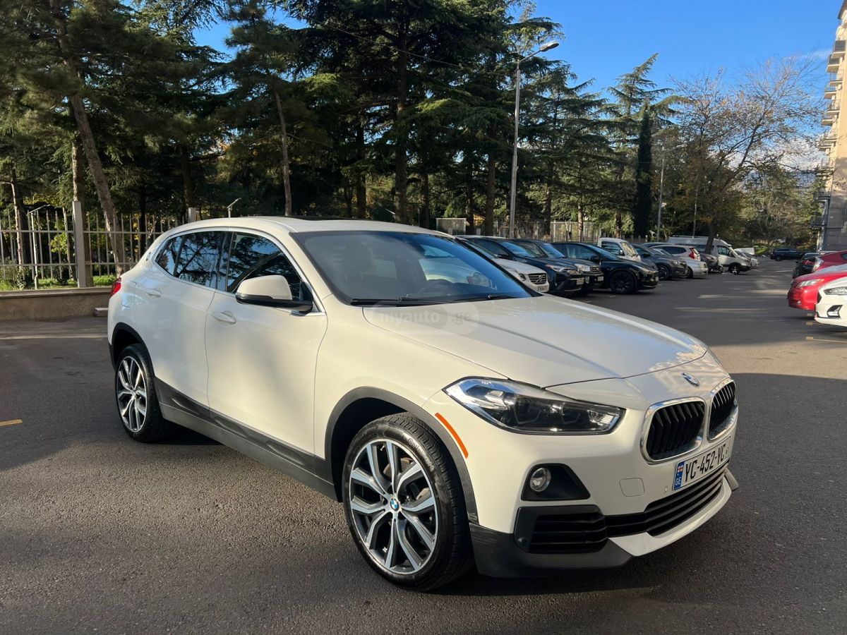 BMW X2 - фото 1