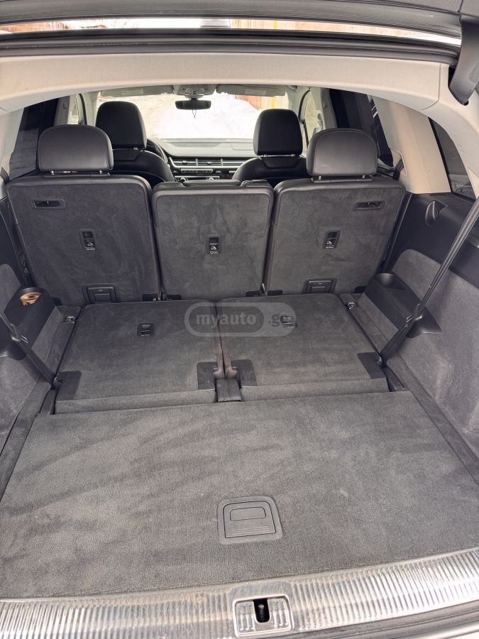 Audi Q7 - фото 11