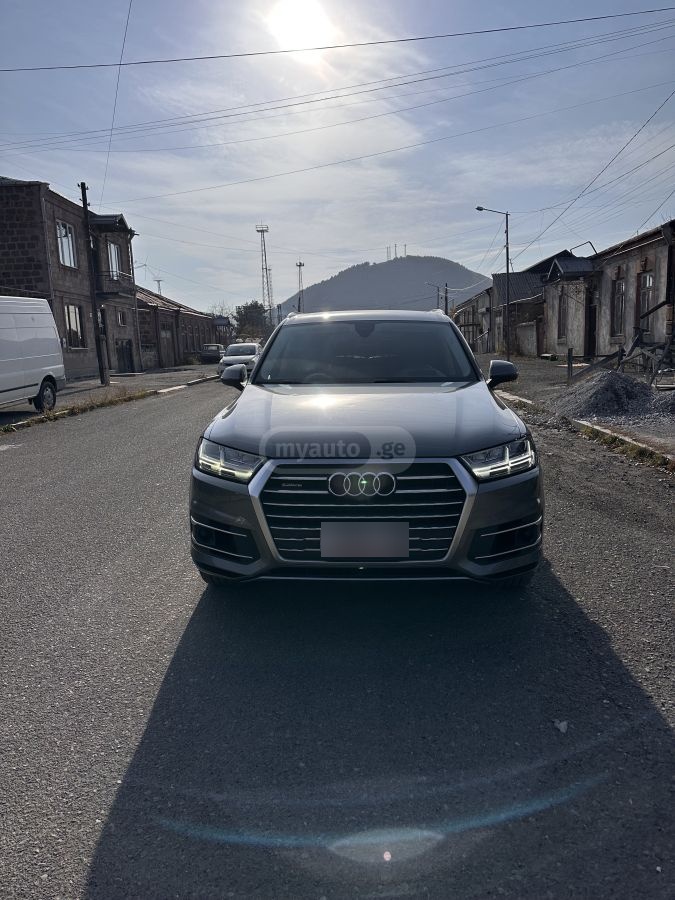 Audi Q7 - фото 2