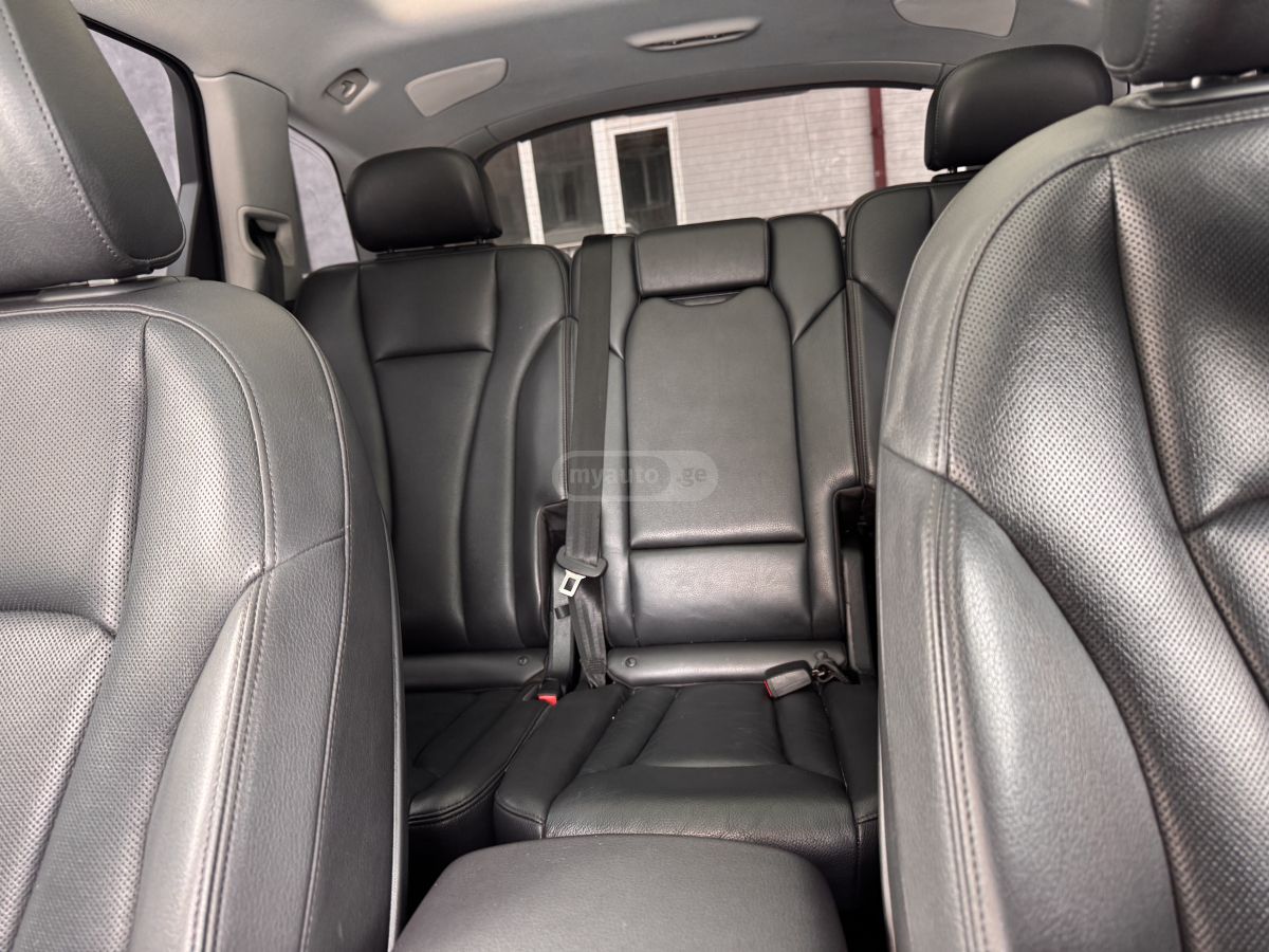 Audi Q7 - фото 6