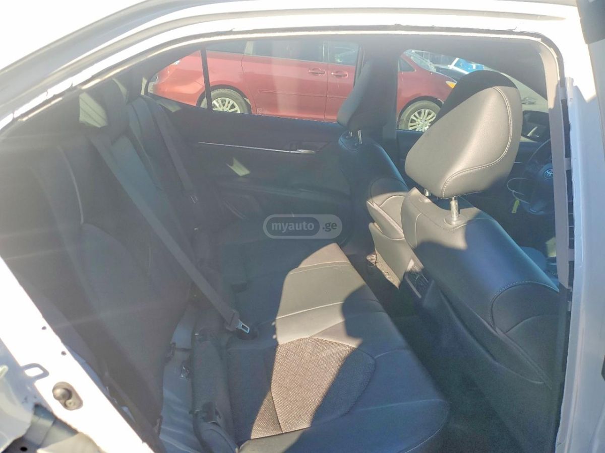 Toyota Camry - фото 10