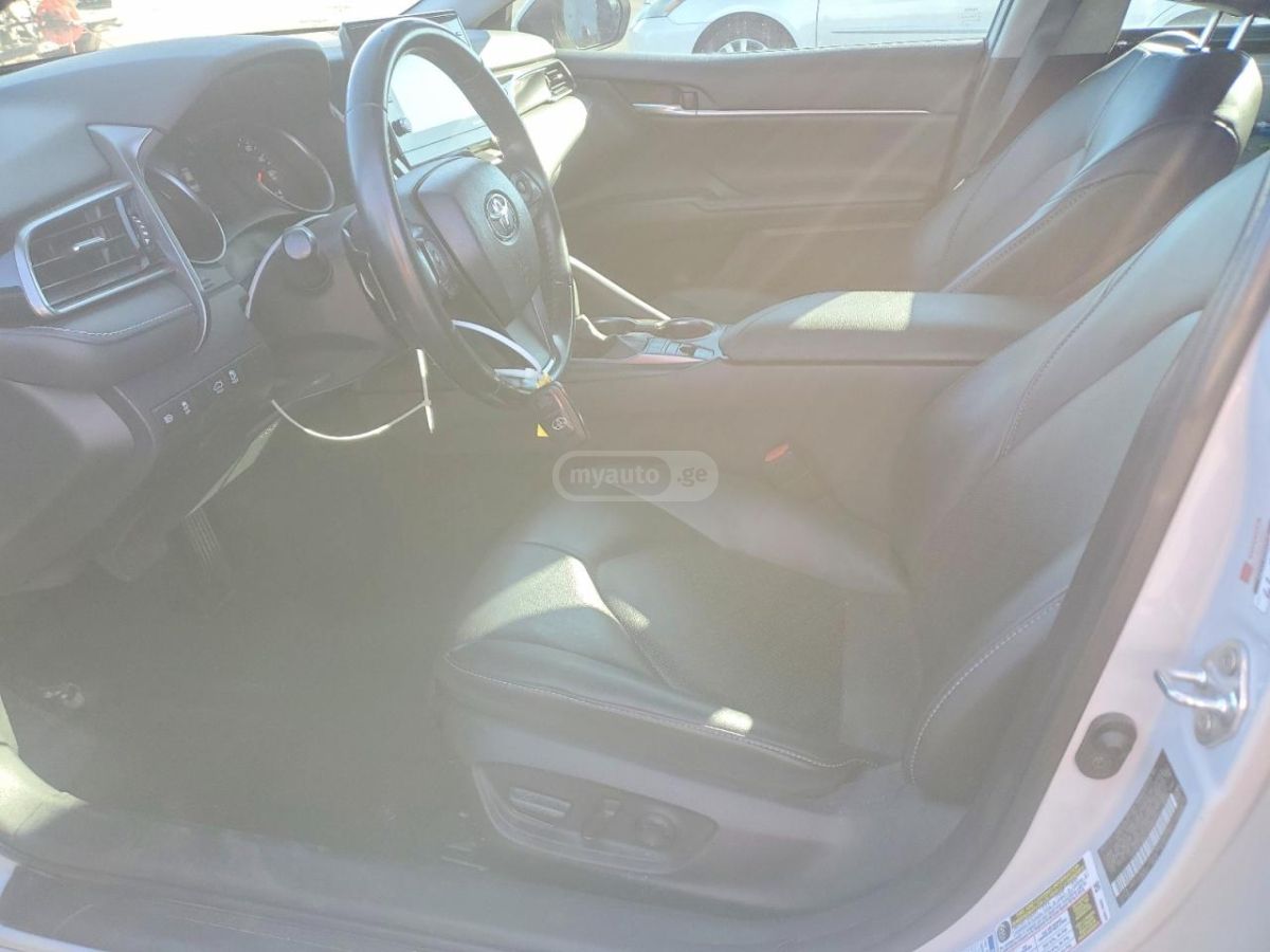 Toyota Camry - фото 7