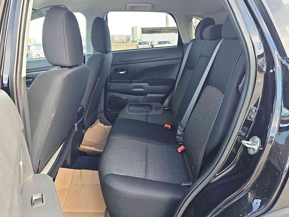 Mitsubishi Outlander Sport 2021 — миниатюра 10