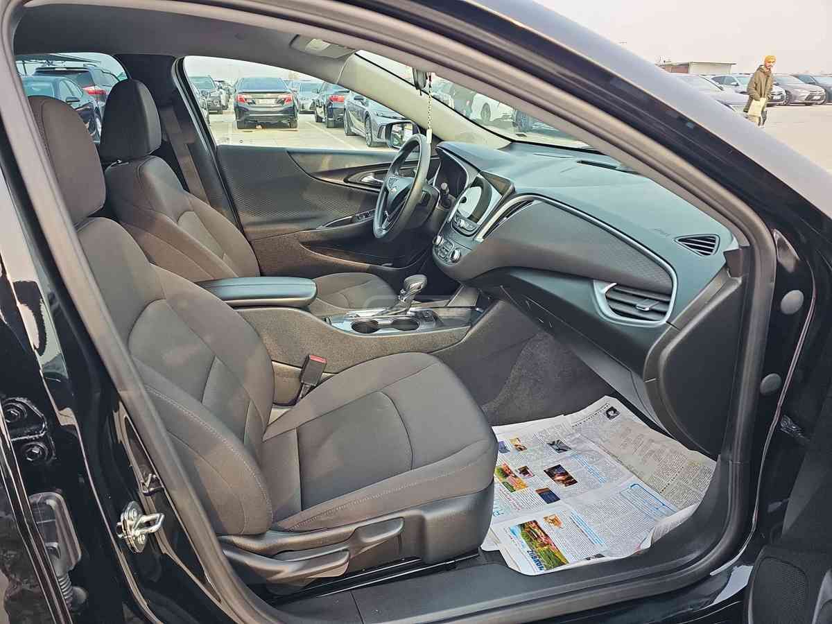 Chevrolet Malibu - фото 9