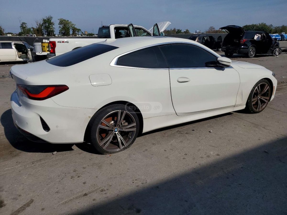 BMW i 4dr Rear Wheel Drive Hatchba — миниатюра 5