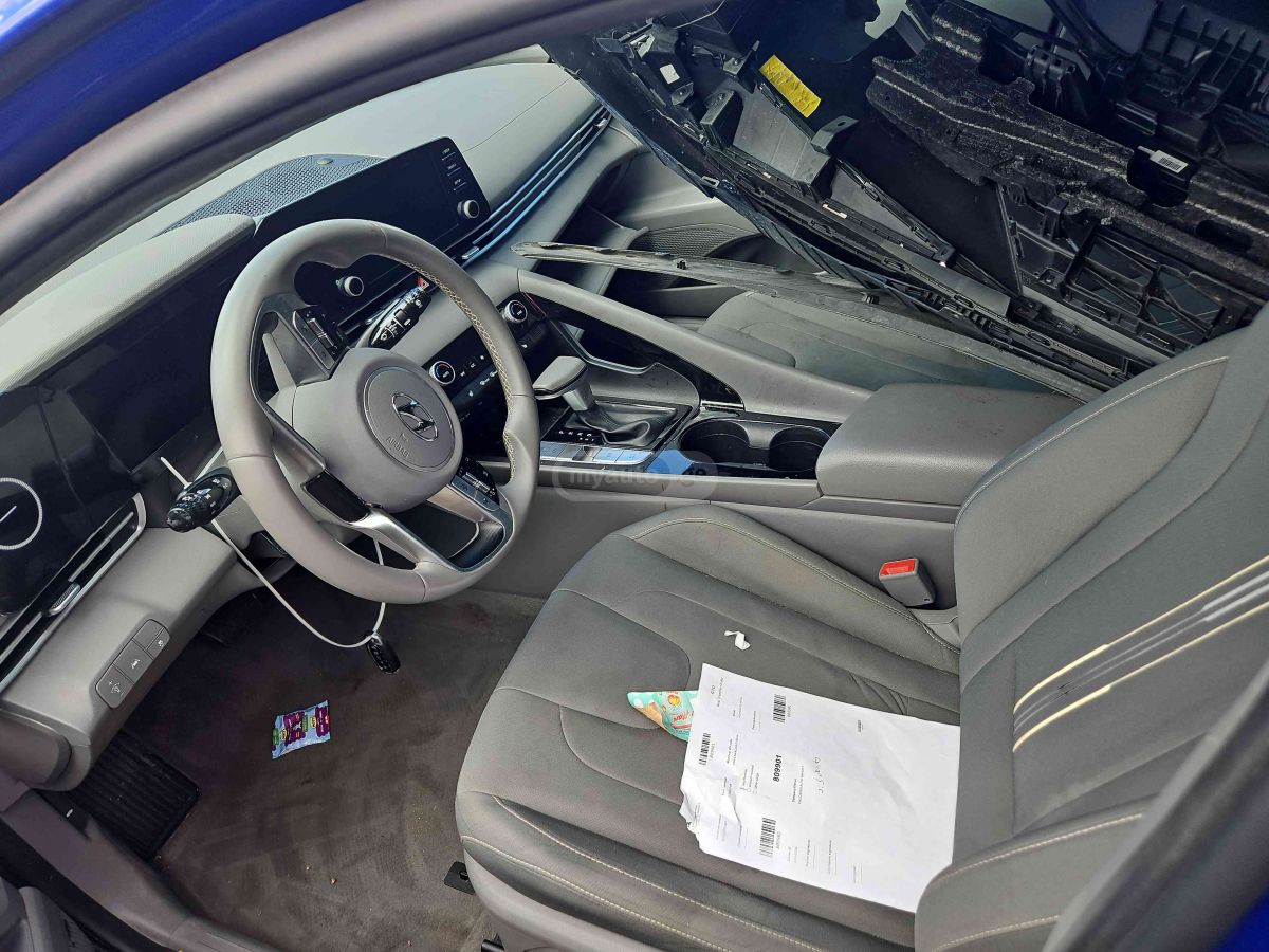 Hyundai Elantra - фото 11