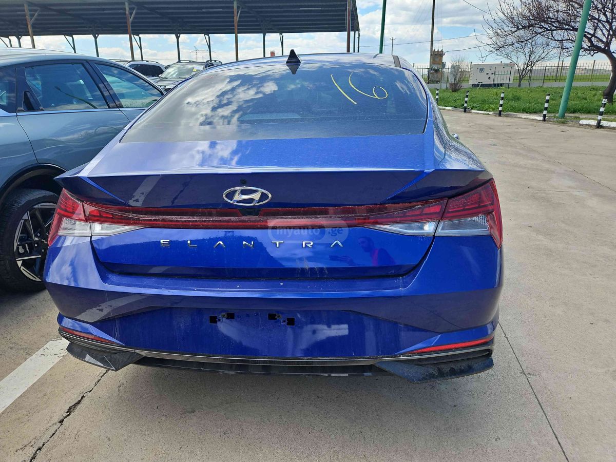 Hyundai Elantra - фото 6