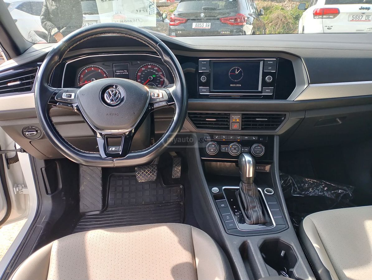 Volkswagen Jetta - фото 8