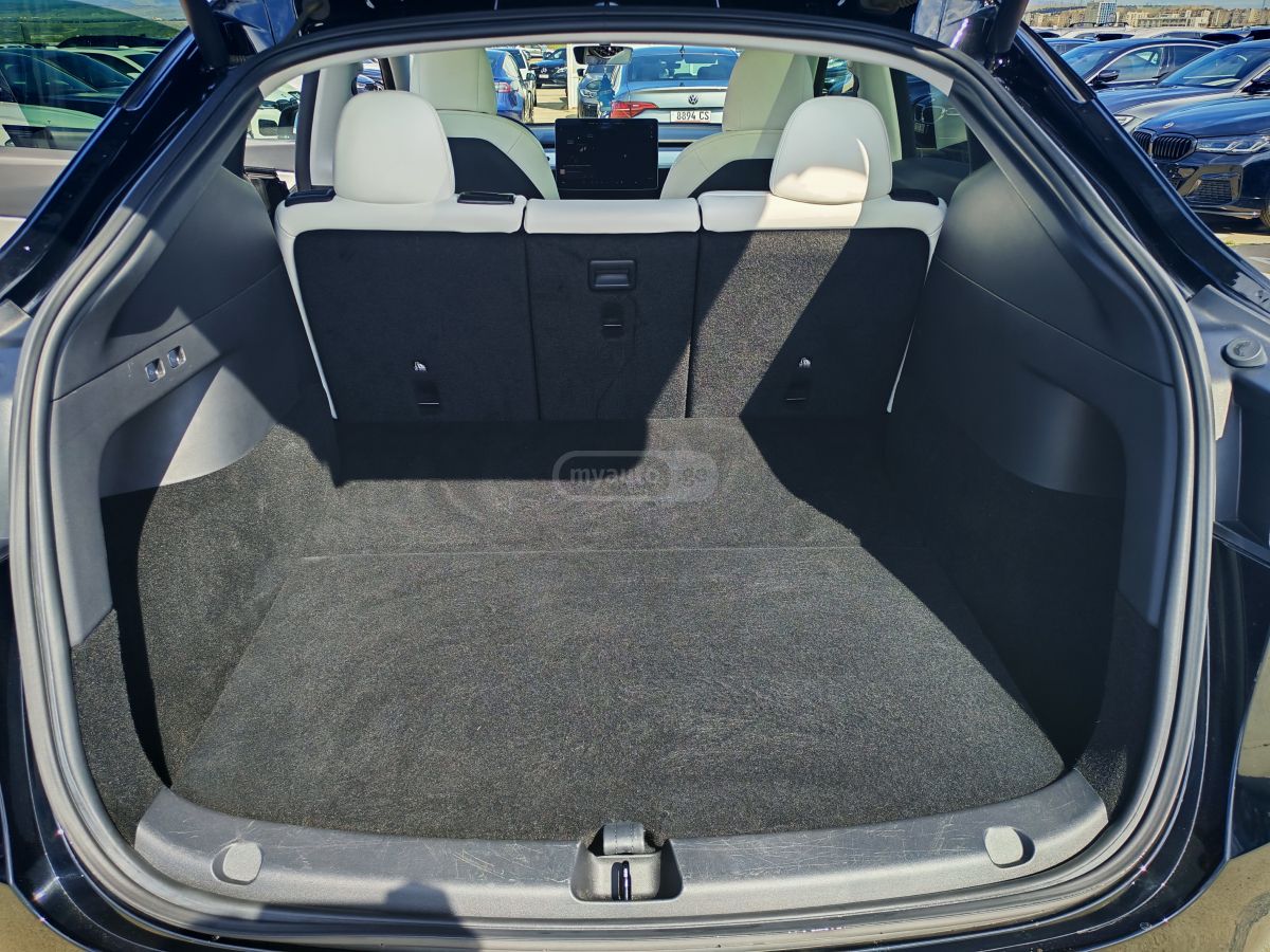 Tesla Model Y - фото 13