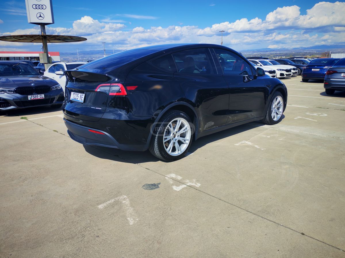 Tesla Model Y - фото 4