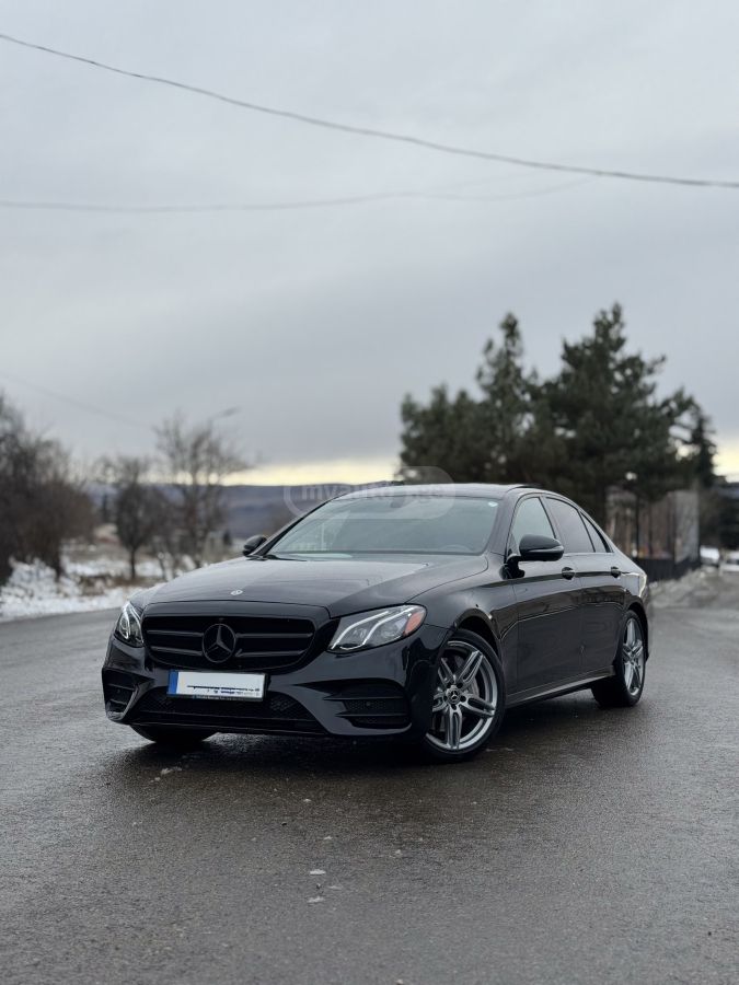 Mercedes-Benz E 350 - фото 1