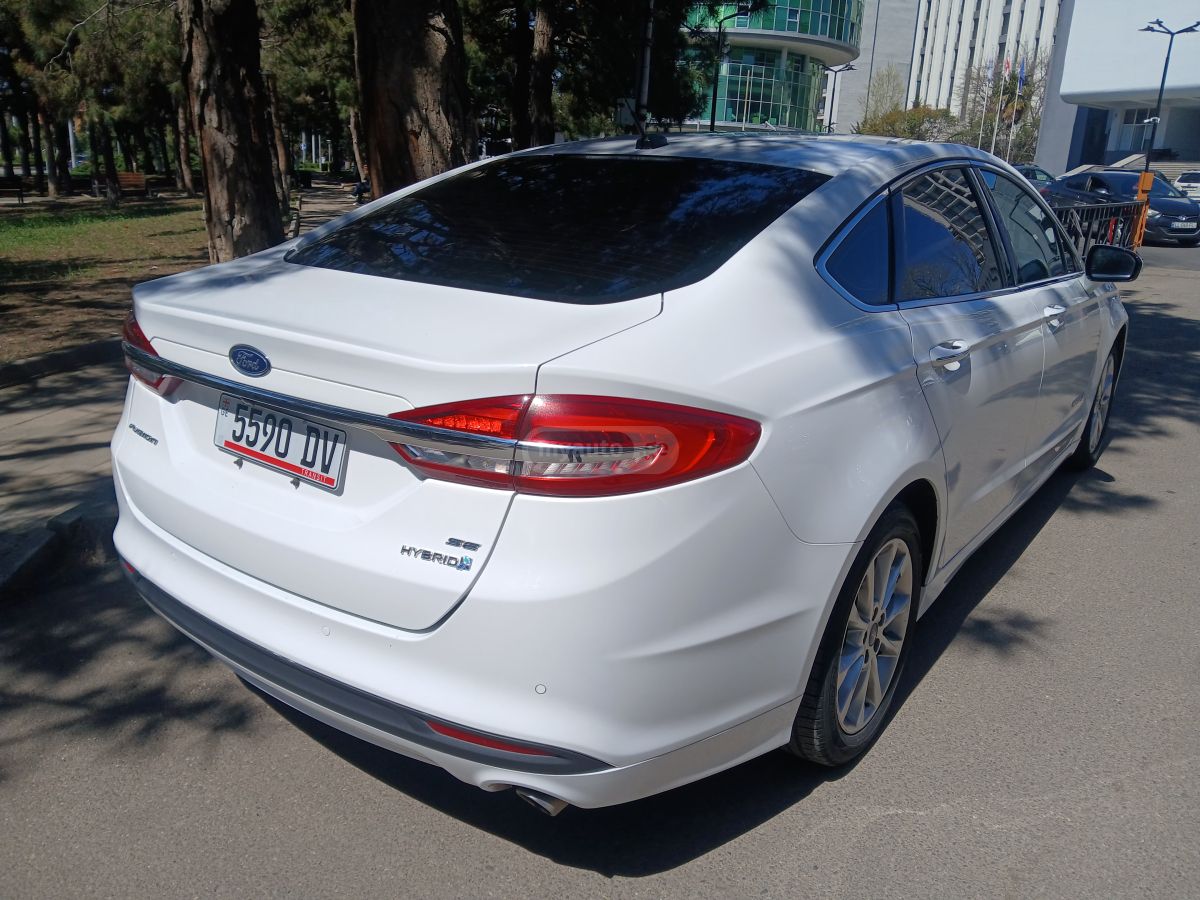 Ford Fusion - фото 4