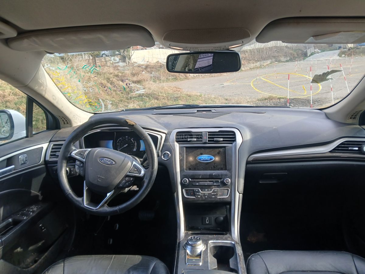 Ford Fusion - фото 9