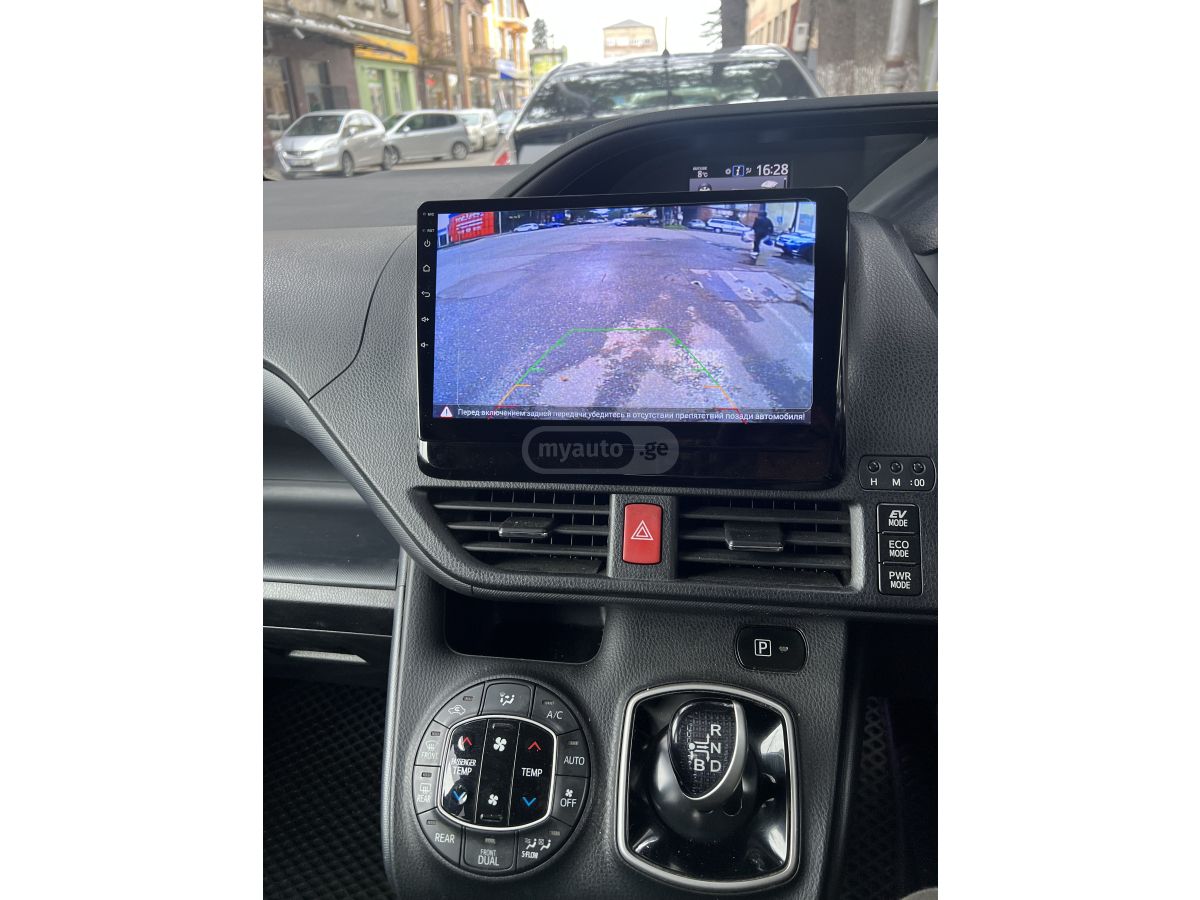 Toyota Voxy - фото 14