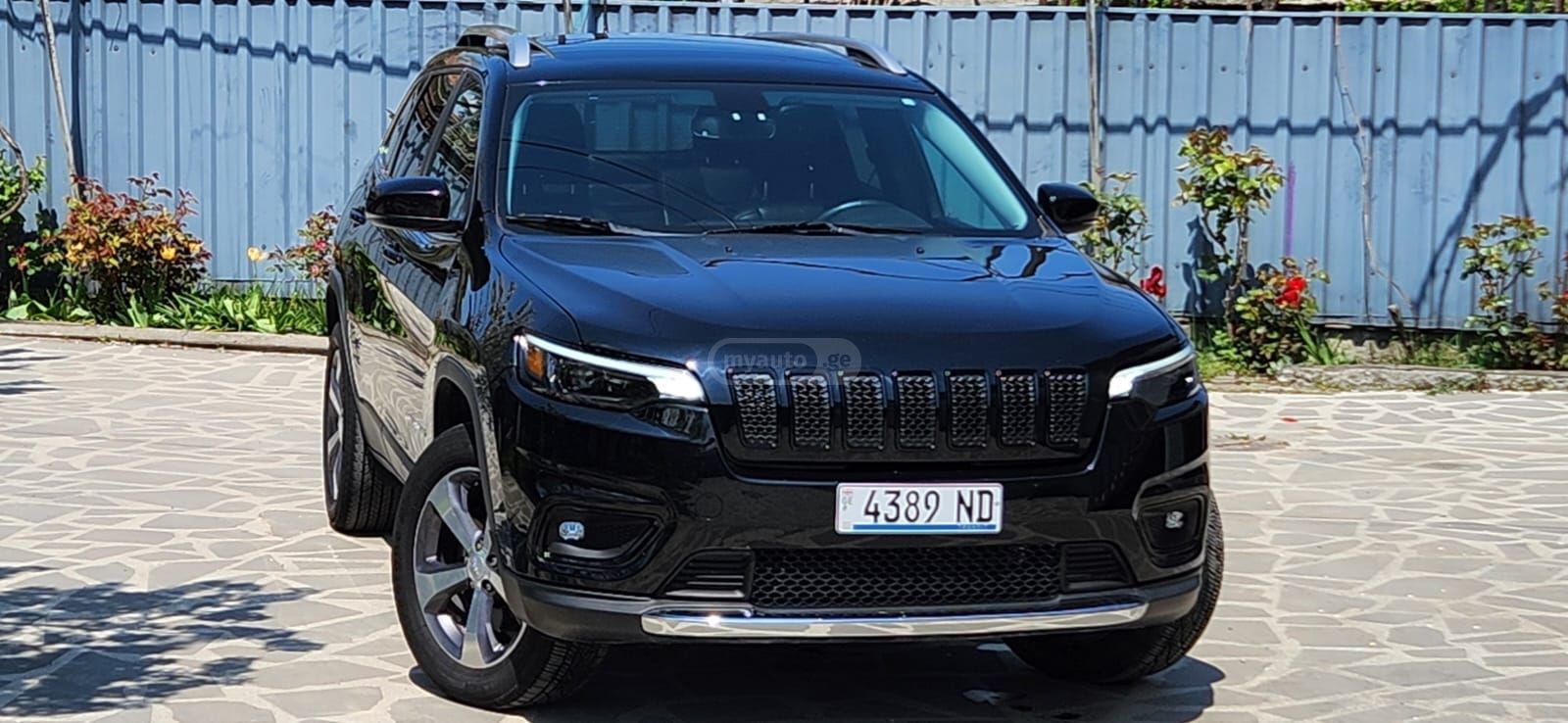 Jeep Cherokee - фото 1