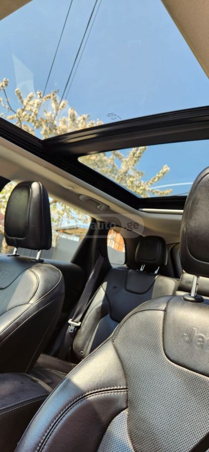 Jeep Cherokee - фото 10