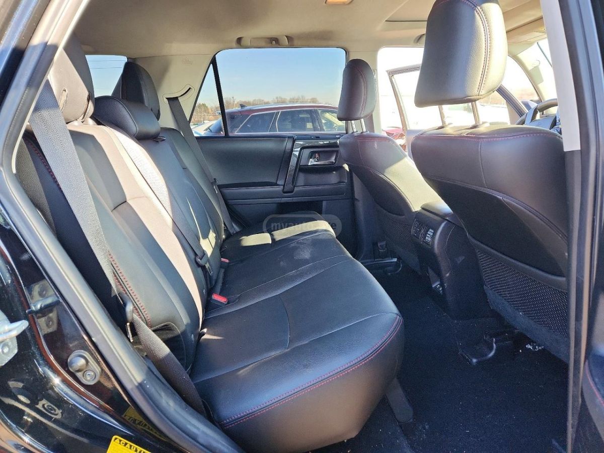 Toyota 4 Runner - фото 11