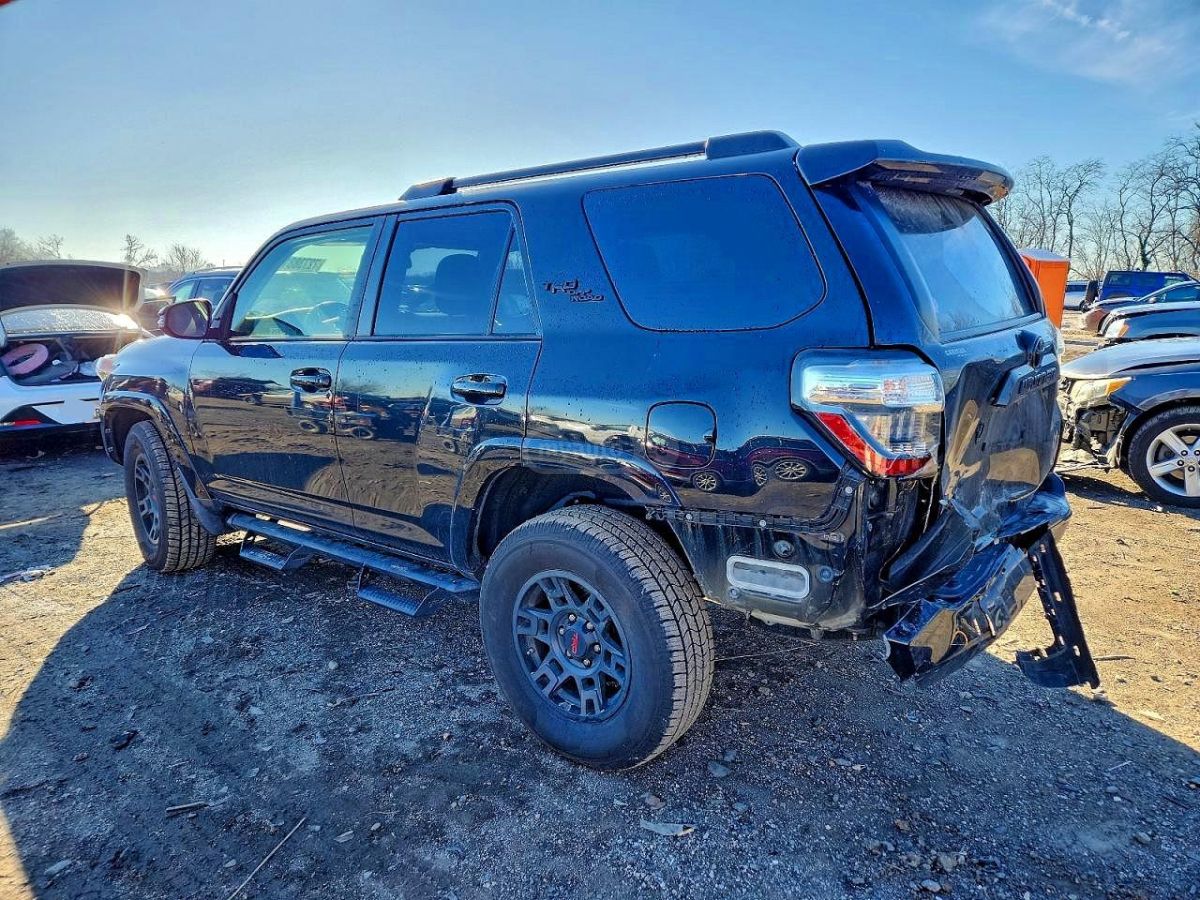 Toyota 4 Runner - фото 2