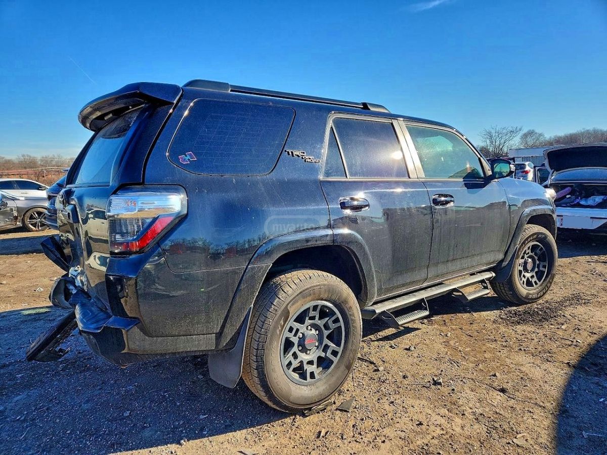 Toyota 4 Runner - фото 3