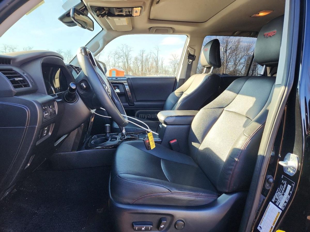 Toyota 4 Runner - фото 7