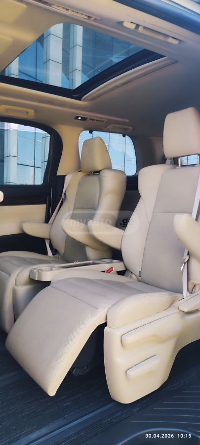 Toyota Alphard - фото 13