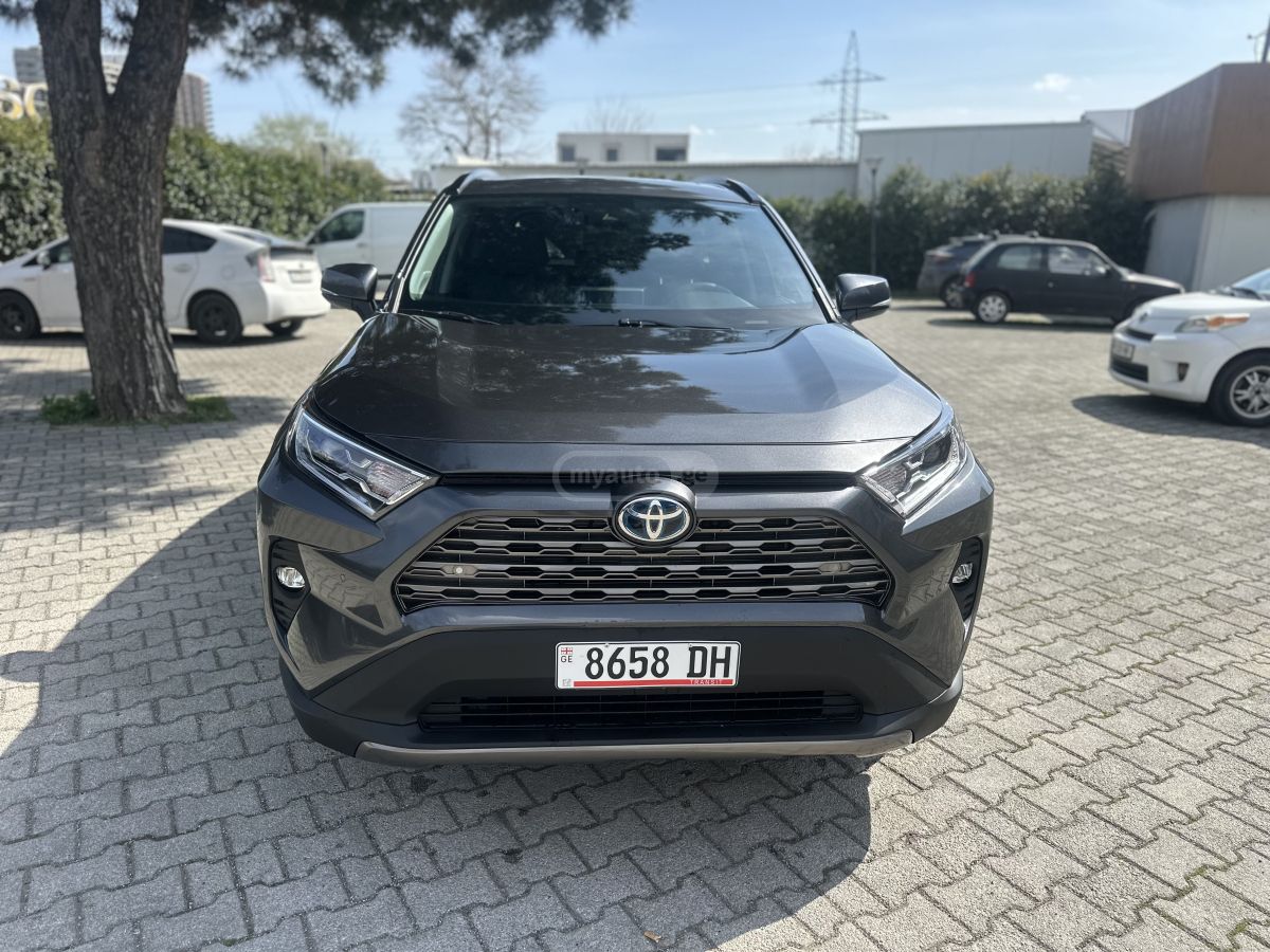 Toyota RAV 4 - фото 1