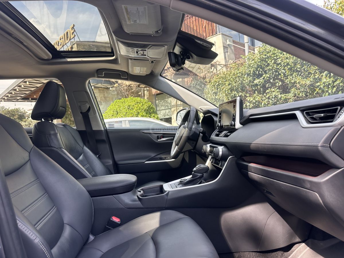 Toyota RAV 4 - фото 12