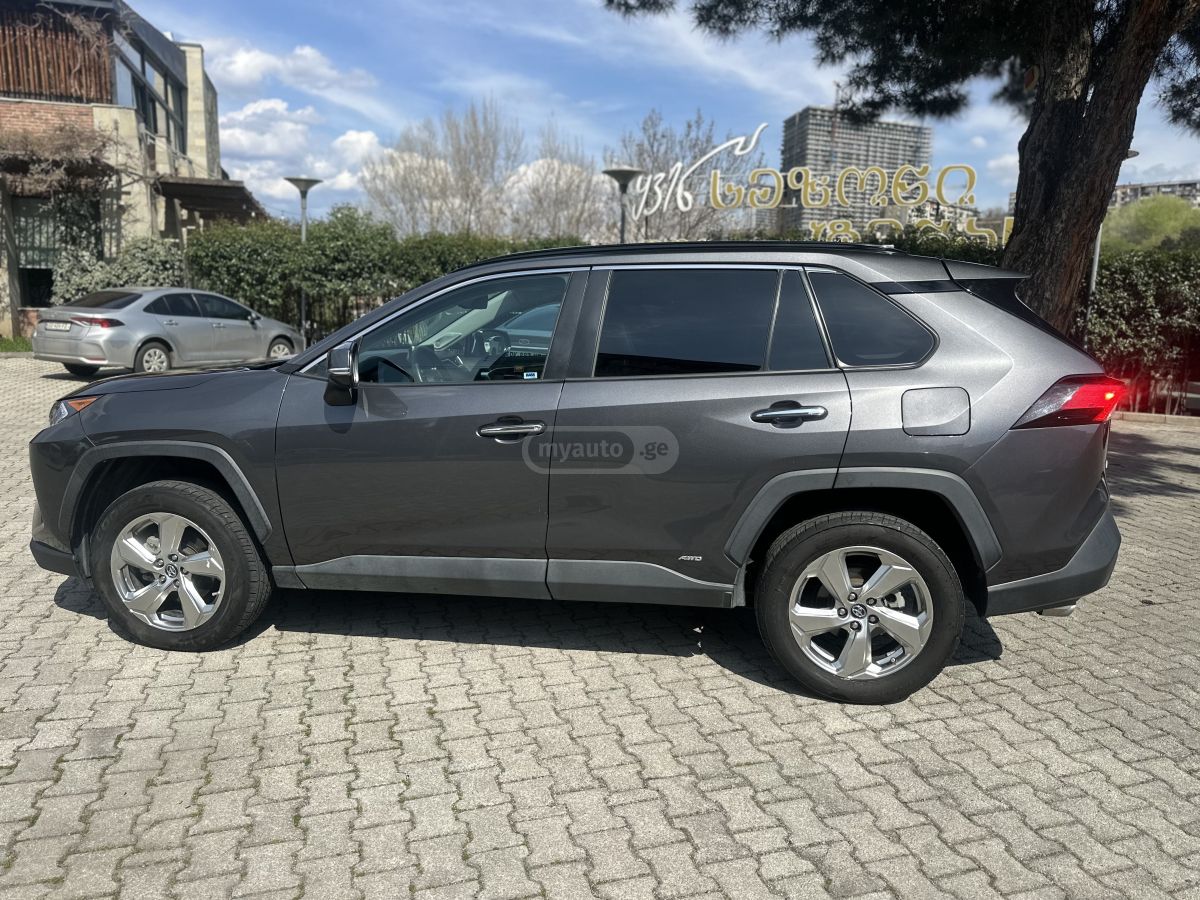 Toyota RAV 4 - фото 5