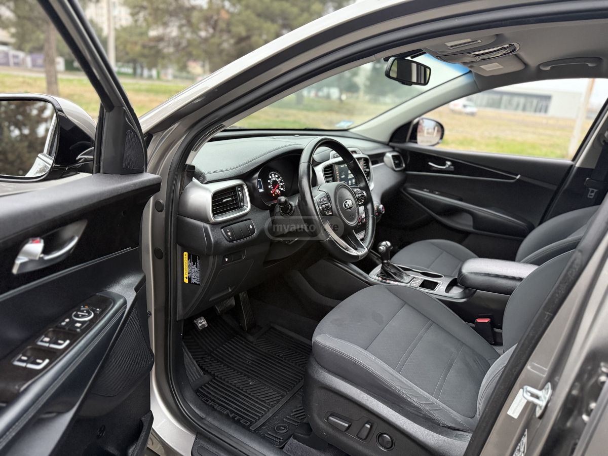 Kia Sorento - фото 11