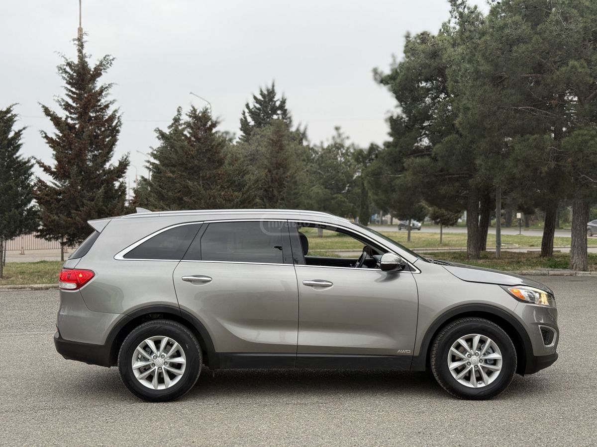 Kia Sorento - фото 7
