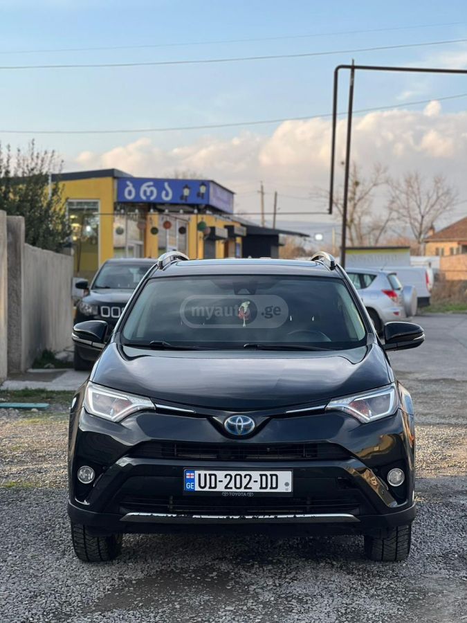 Toyota RAV 4 - фото 1