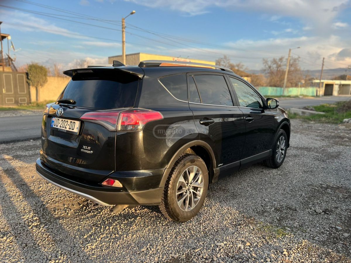 Toyota RAV 4 - фото 2