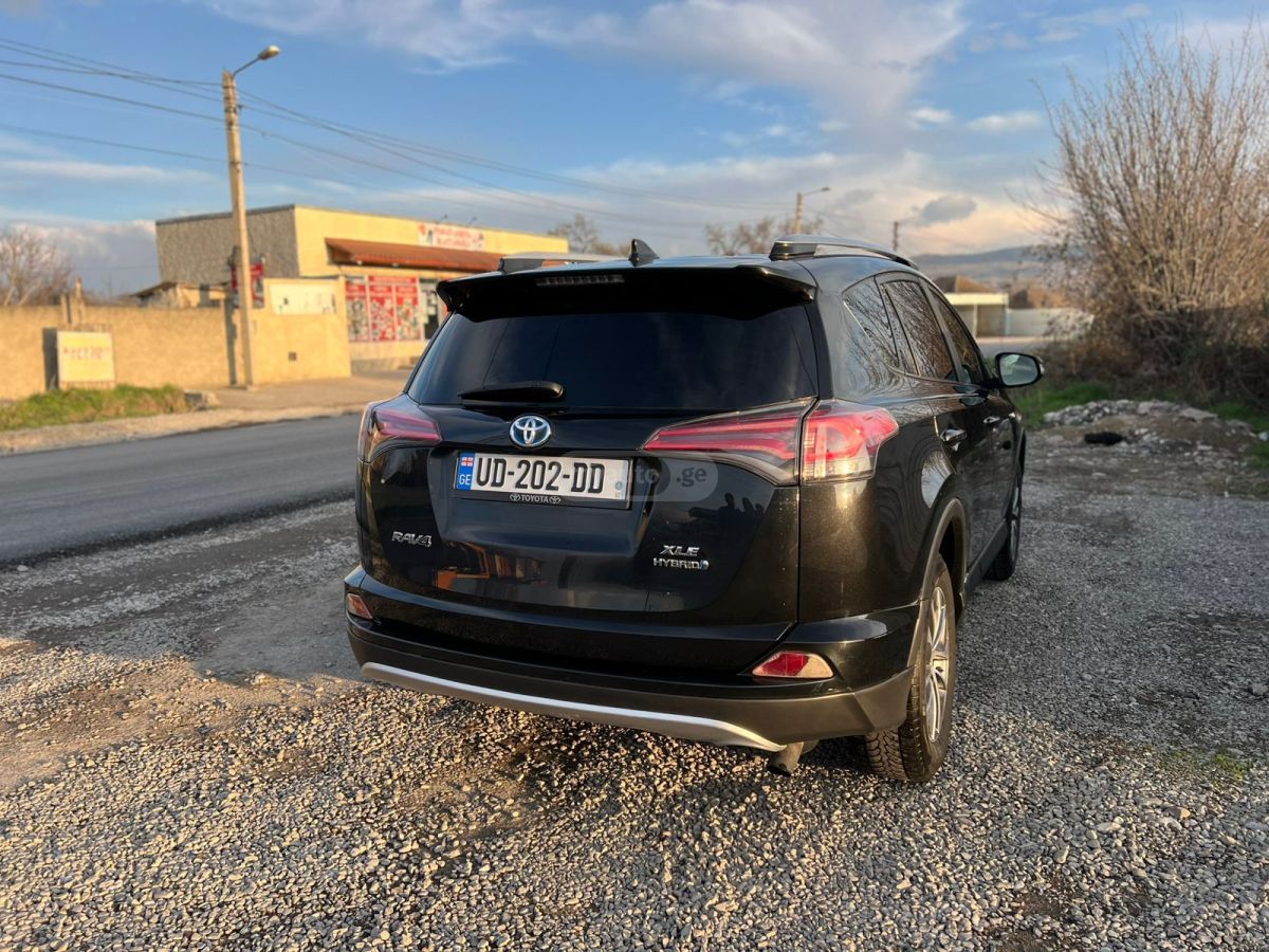 Toyota RAV 4 - фото 4