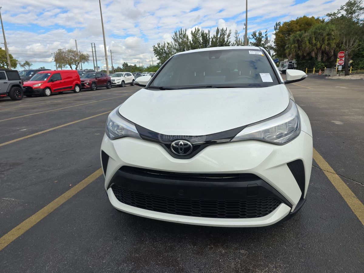 Toyota CHR - фото 1