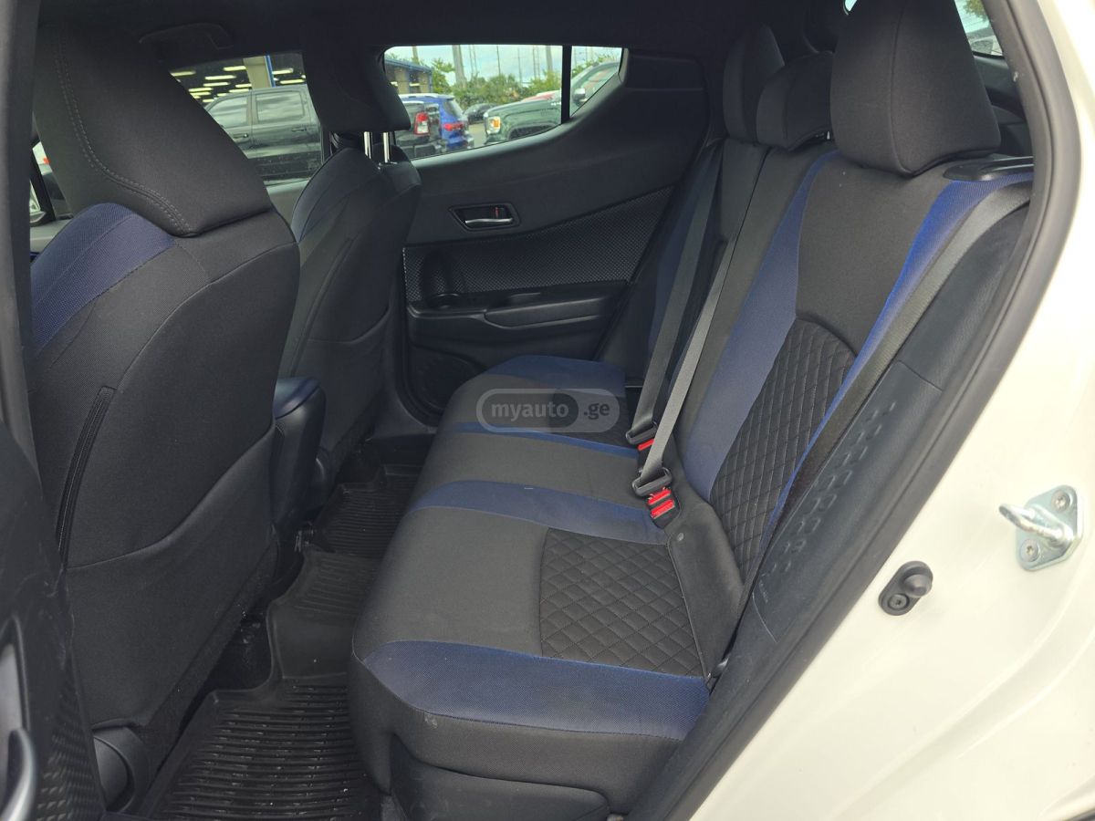 Toyota CHR - фото 2