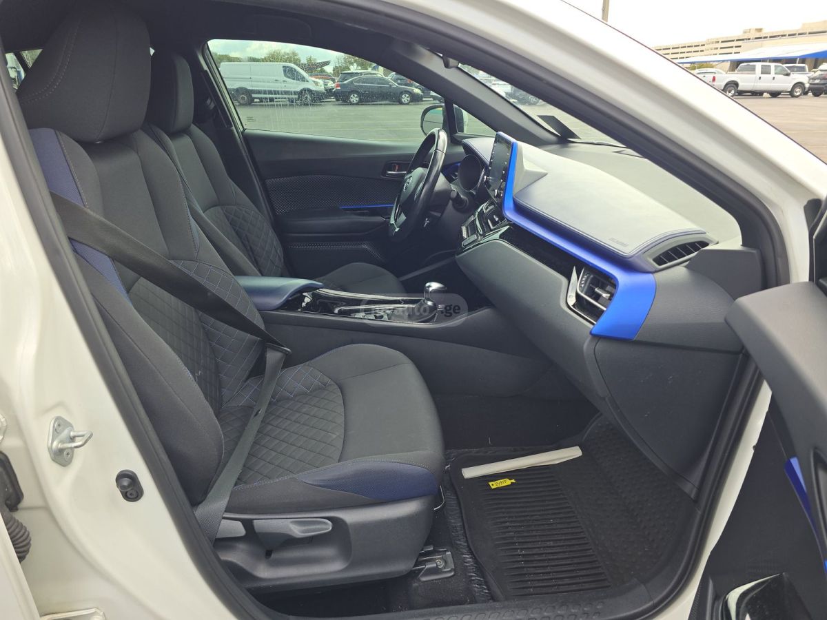 Toyota CHR - фото 6